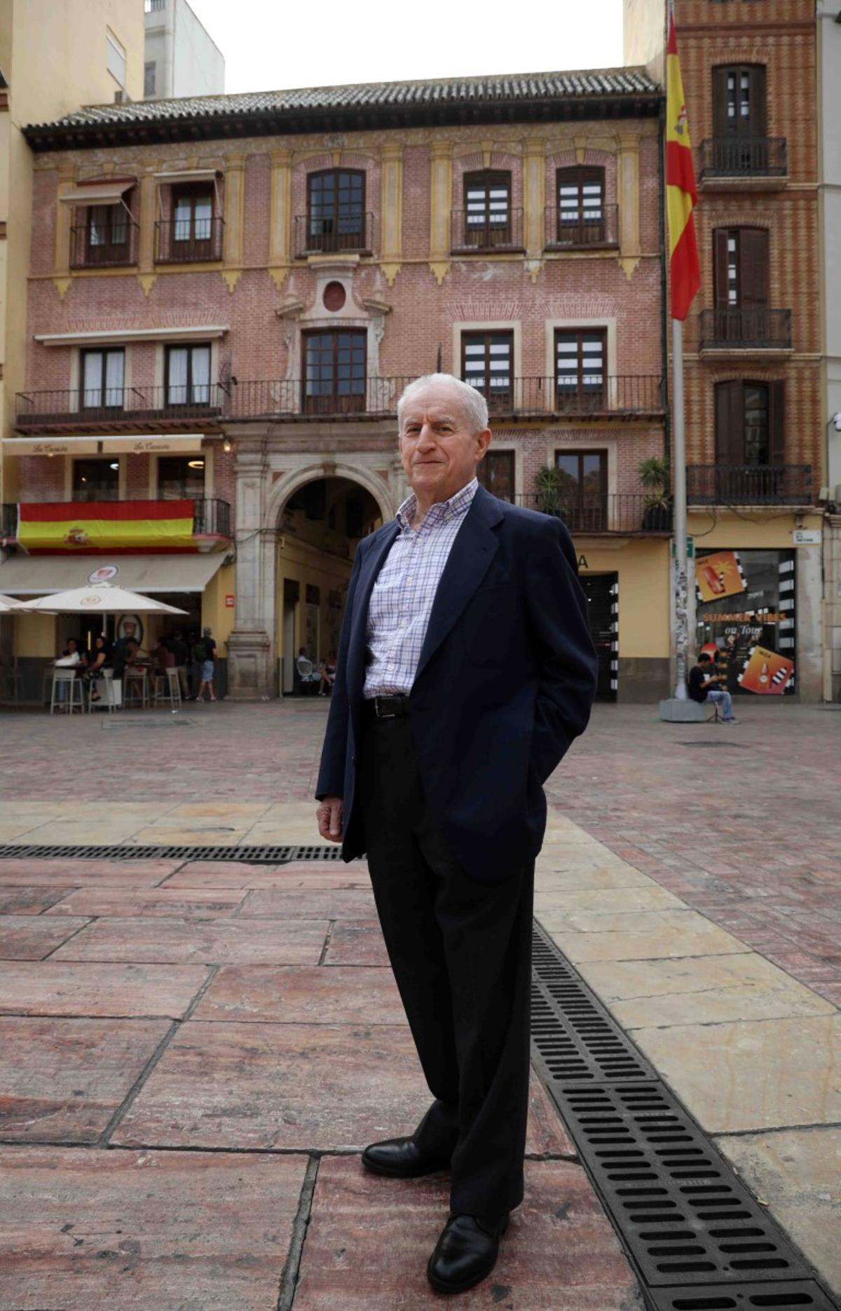 Ángel Sánchez Blanco defiende un Estado federal y el fin de los privilegios, por antidemocráticos.