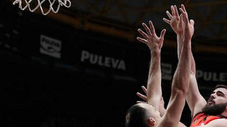El Valencia Basket remonta ante el Joventut en La Fonteta.