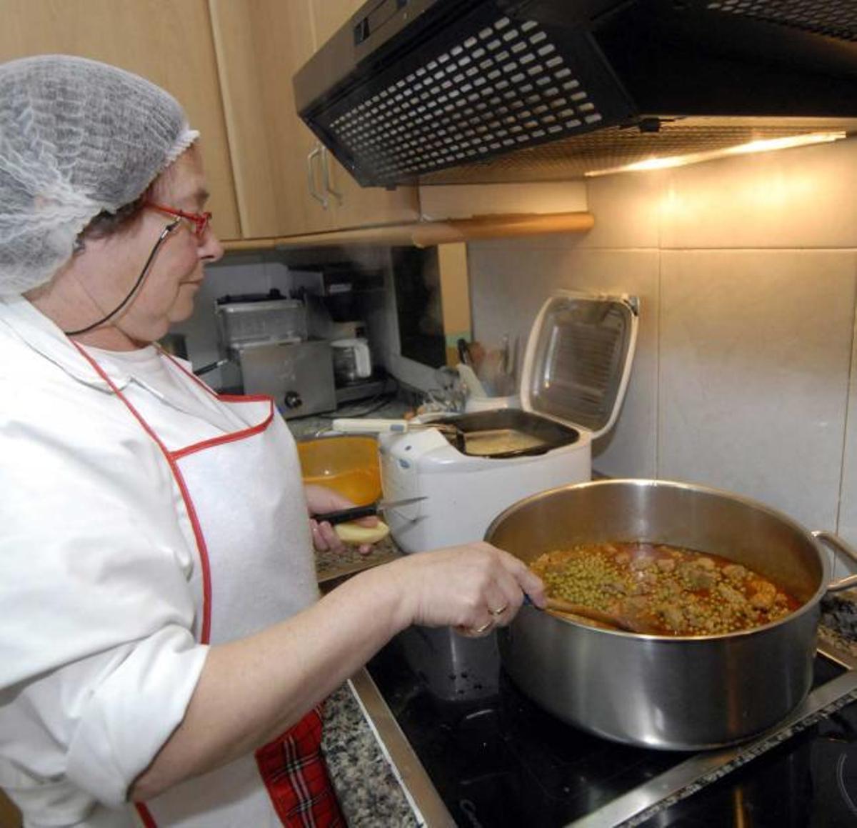 El comedor de Amicos ya atiende a familias completas en Mieres