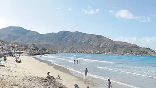 Muere un hombre de 65 años en una playa de La Azohía