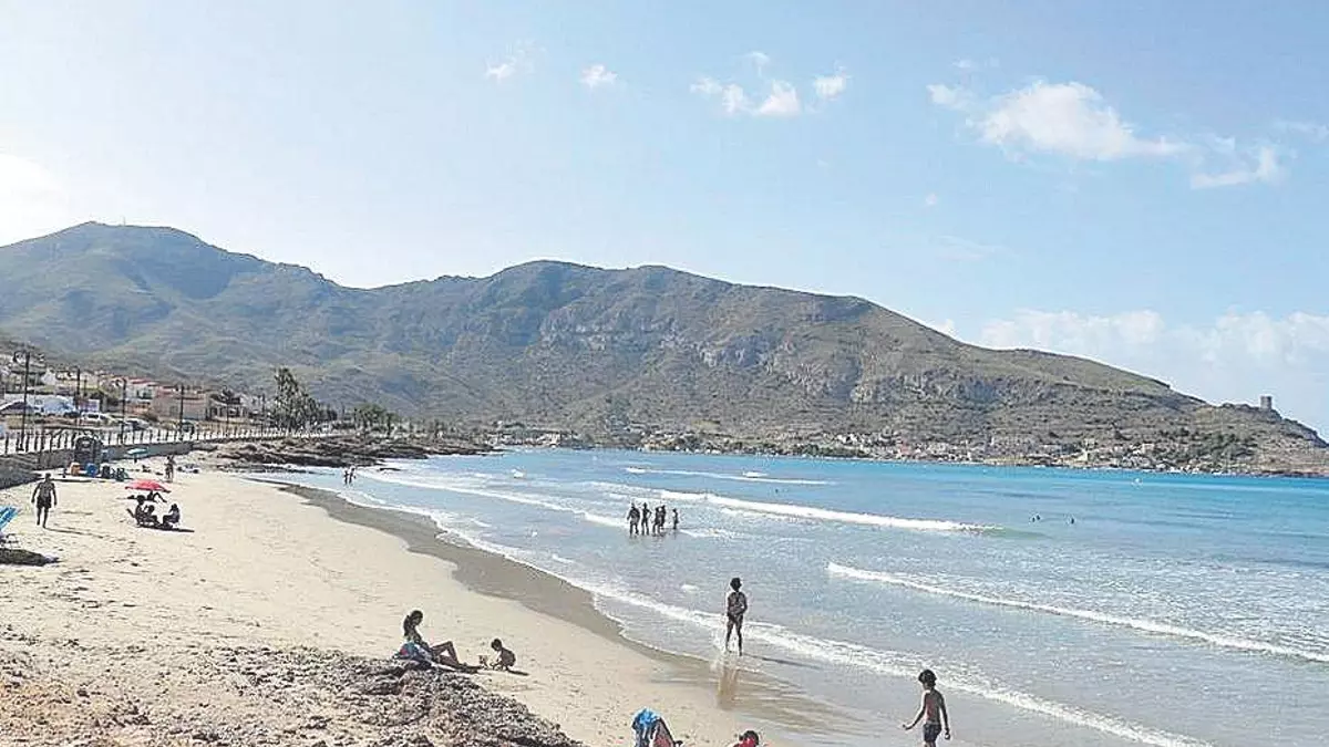 Muere un hombre de 65 años en una playa de La Azohía