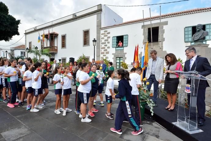 OFRENDA FLORAL 175 AÑOS FERNANDO LEÓN Y CASTILLO