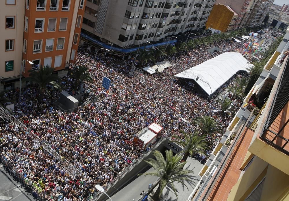 Hogueras 2019: Apoteosis en Luceros con la mascletà de Reyes Martí.