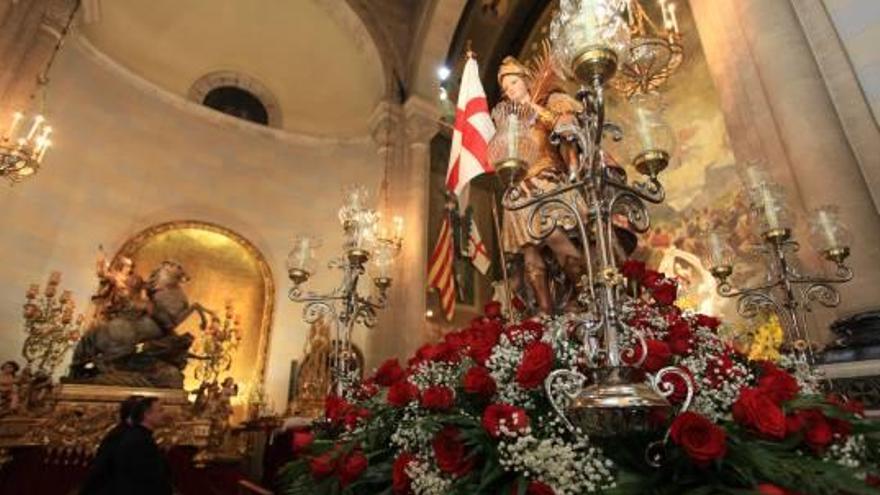 San Jorge y San Mauro irán con la Virgen de los Lirios en su 75 aniversario