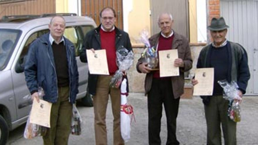 Veintiséis caldos compiten en el XV concurso de vinos de pitarra celebrado en Talaveruela