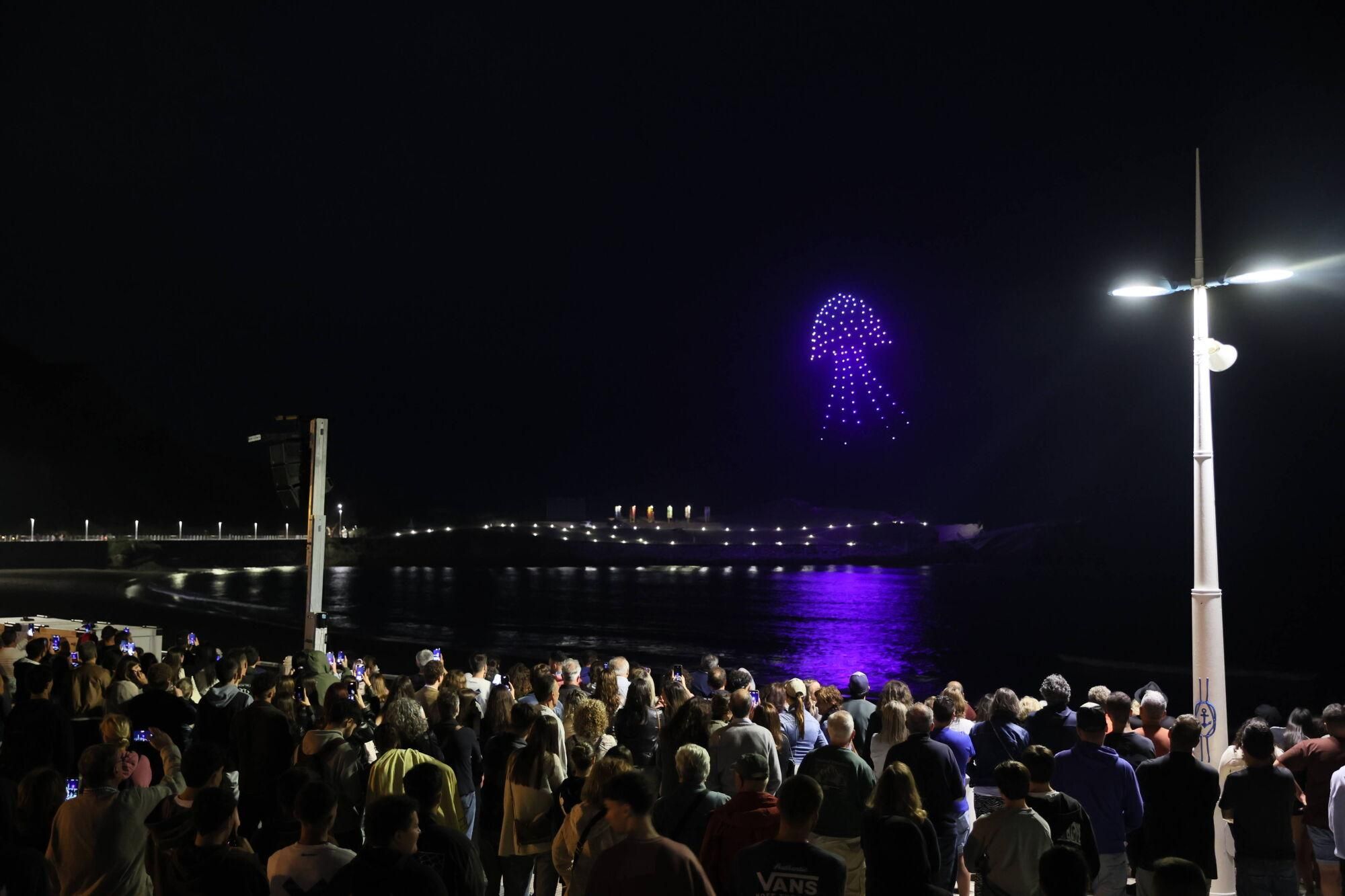 En imágenes: Así fue el show de drones sobre Salinas
