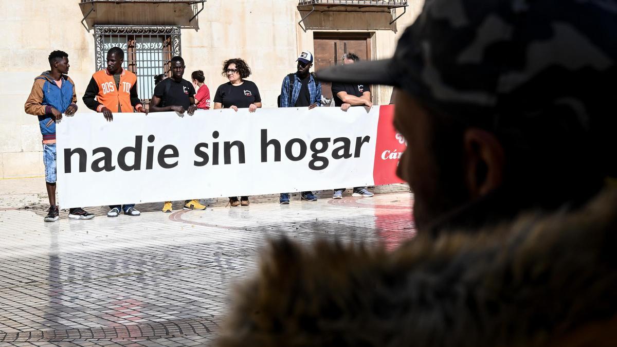 Nadie sin hogar en Elche: Cáritas realiza un evento para visibilizar a las personas en situación de calle