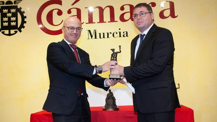 Láser Molina recibió el Premio Mercurio a la Industria.