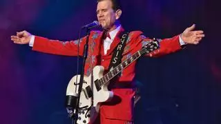 Chris Isaak, caballero del sur con brillos ‘kitsch’ en Cap Roig