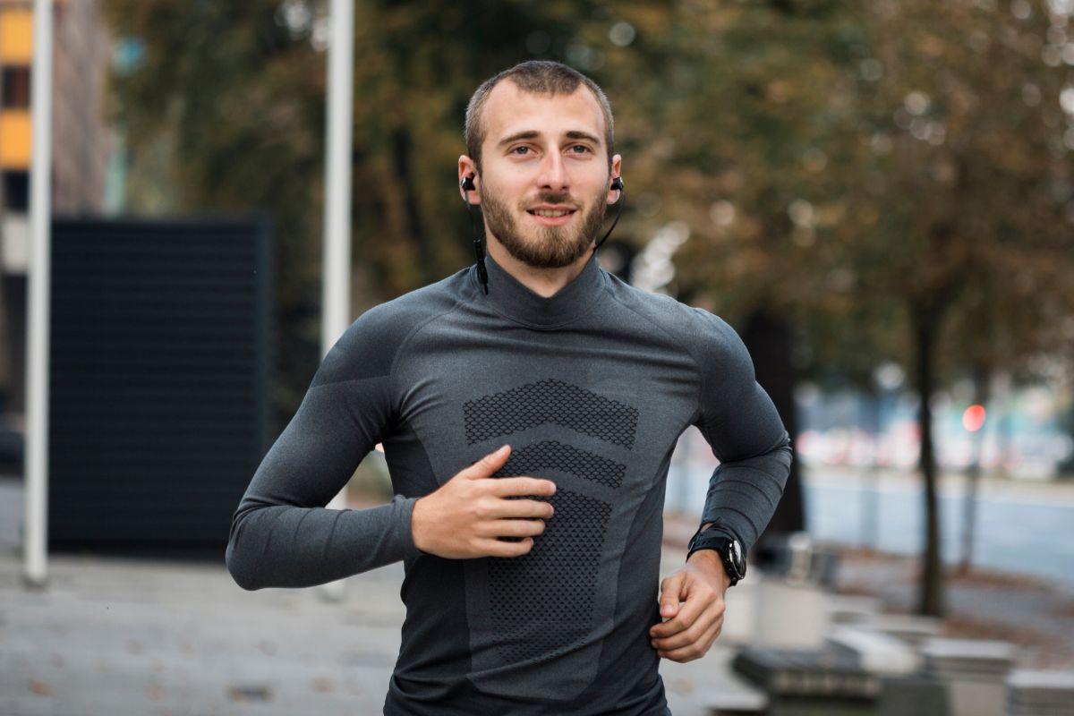 Estas son las 7 mejores zapatillas impermeables para correr sin preocuparte por el agua recomendadas por expertos