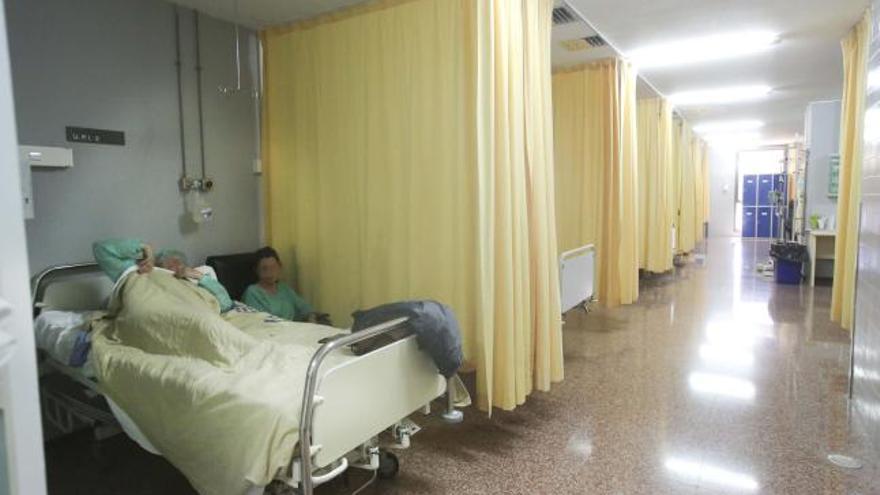 Los hospitales cierran en agosto 546 camas para ahorrar en sustituciones de personal