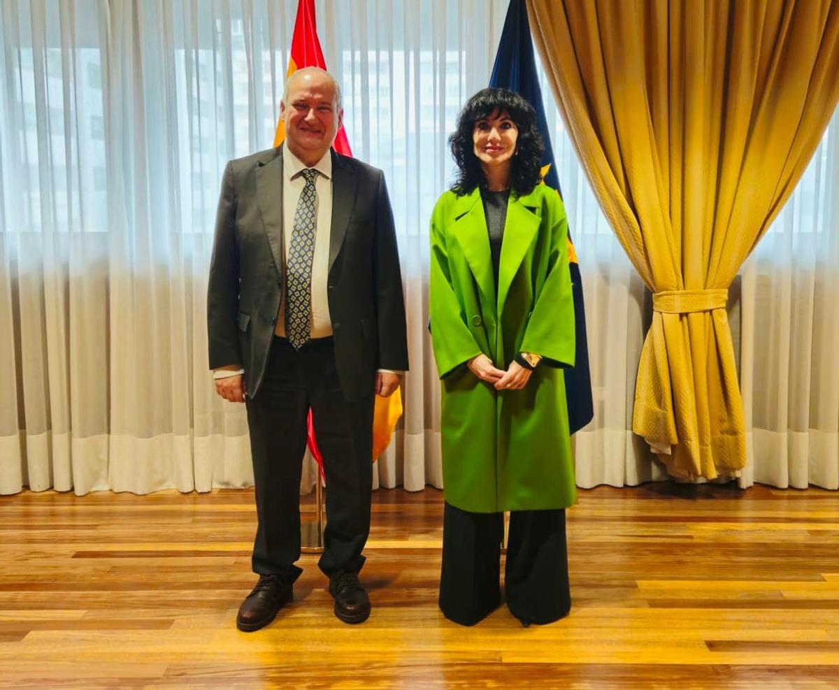 Jordi Hereu e Inmaculada del Pozo, en el Ministerio de Industria