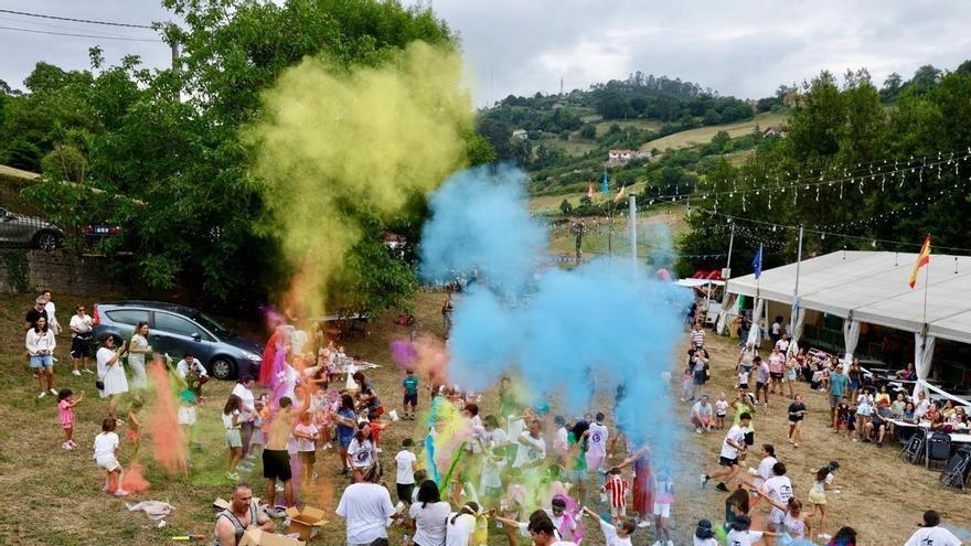 Los niños toman el prao de Llantones