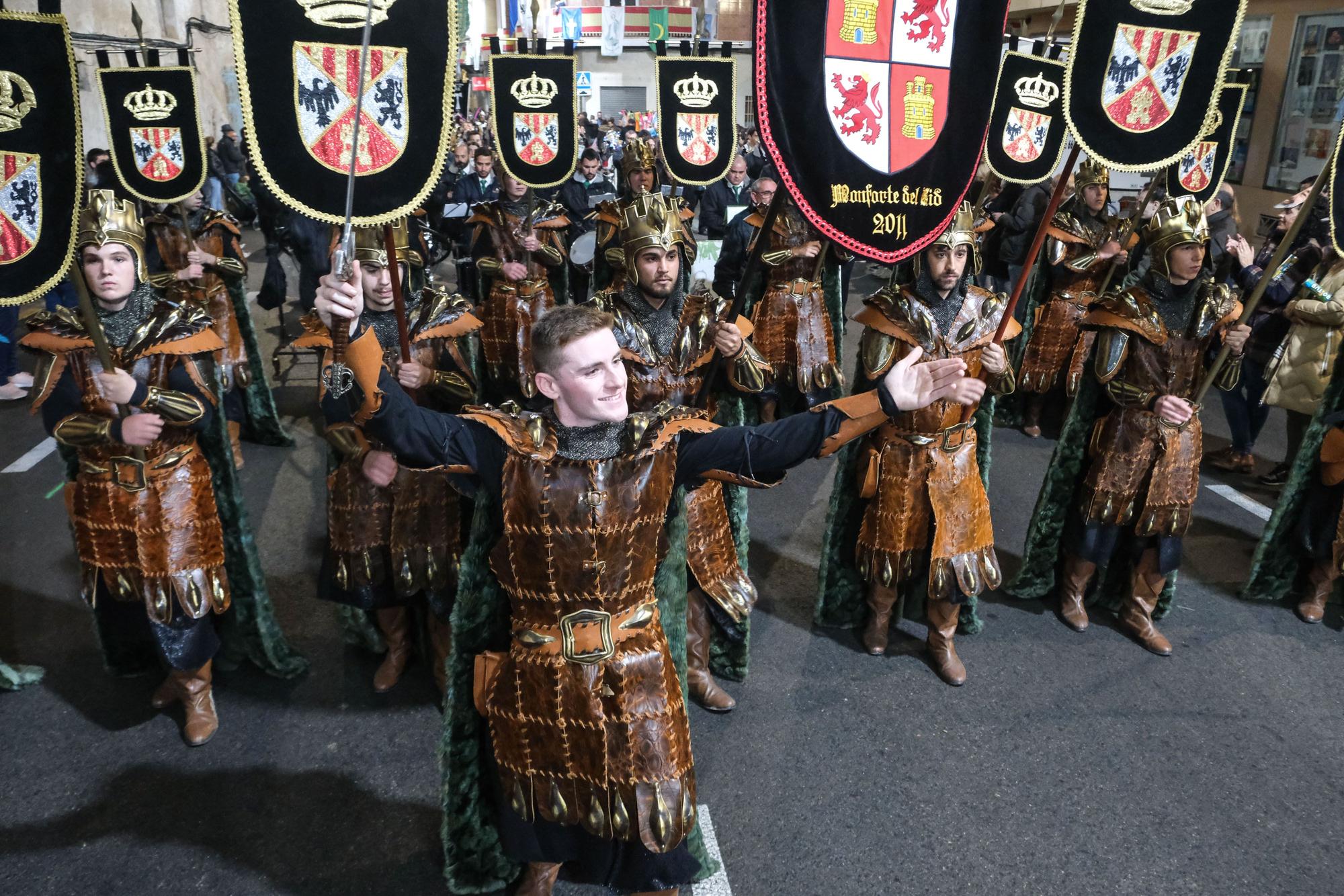 Así ha sido el defile general de comparsas de las fiestas de Moros y Cristianos de Monforte del Cid