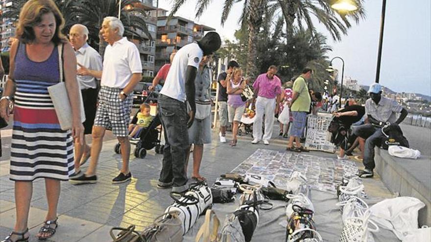 Benicàssim y Orpesa activan los planes contra el ‘top manta’