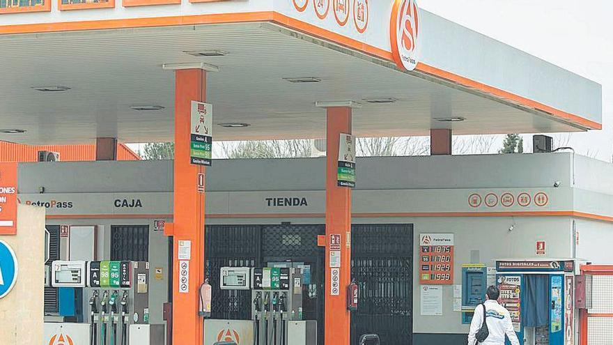 El Consell estudia adelantar el dinero de los descuentos al carburante a las gasolineras pequeñas