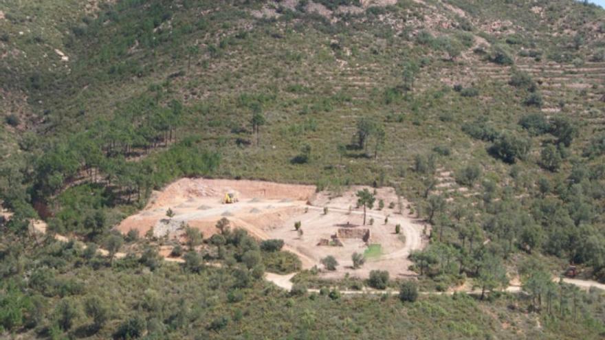 Obras de un campo de tiro denunciadas en Espadà