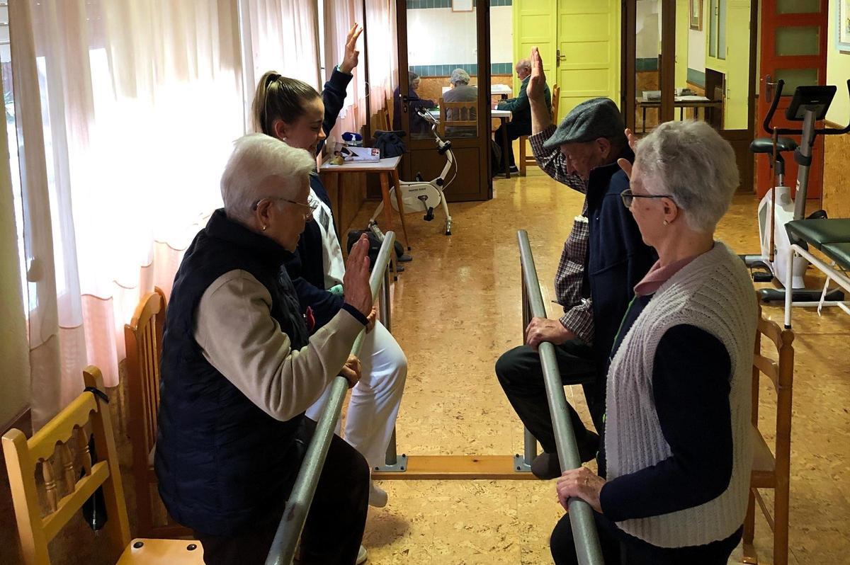 Paula Aumente, en una actividad con residentes.