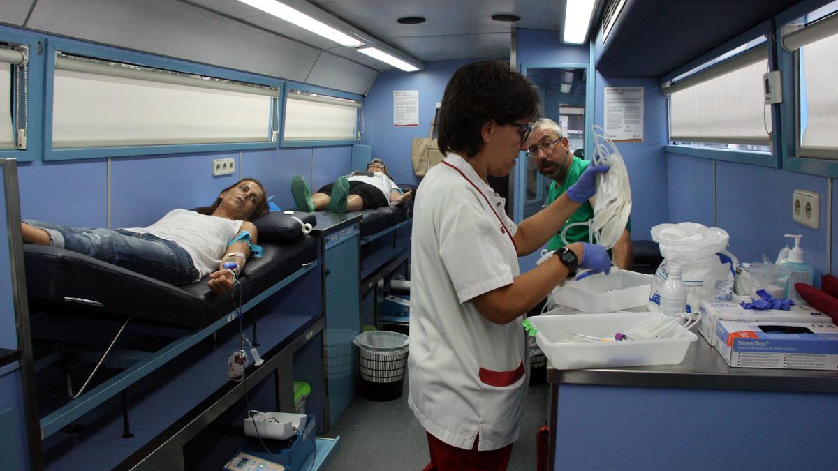 Interior de un autobús del Banc de Sang instalado en Manresa