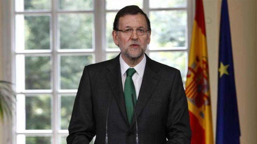 Rajoy oirá a los agentes sociales pero defenderá tajante su reforma laboral