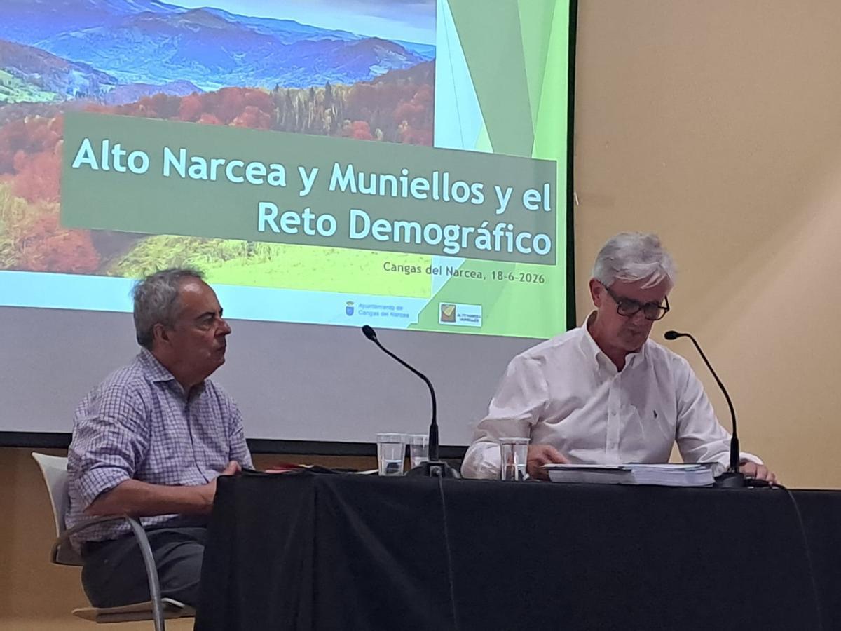 En imágenes: así fue la jornada sobre reto demográfico celebrada en Cangas del Narcea
