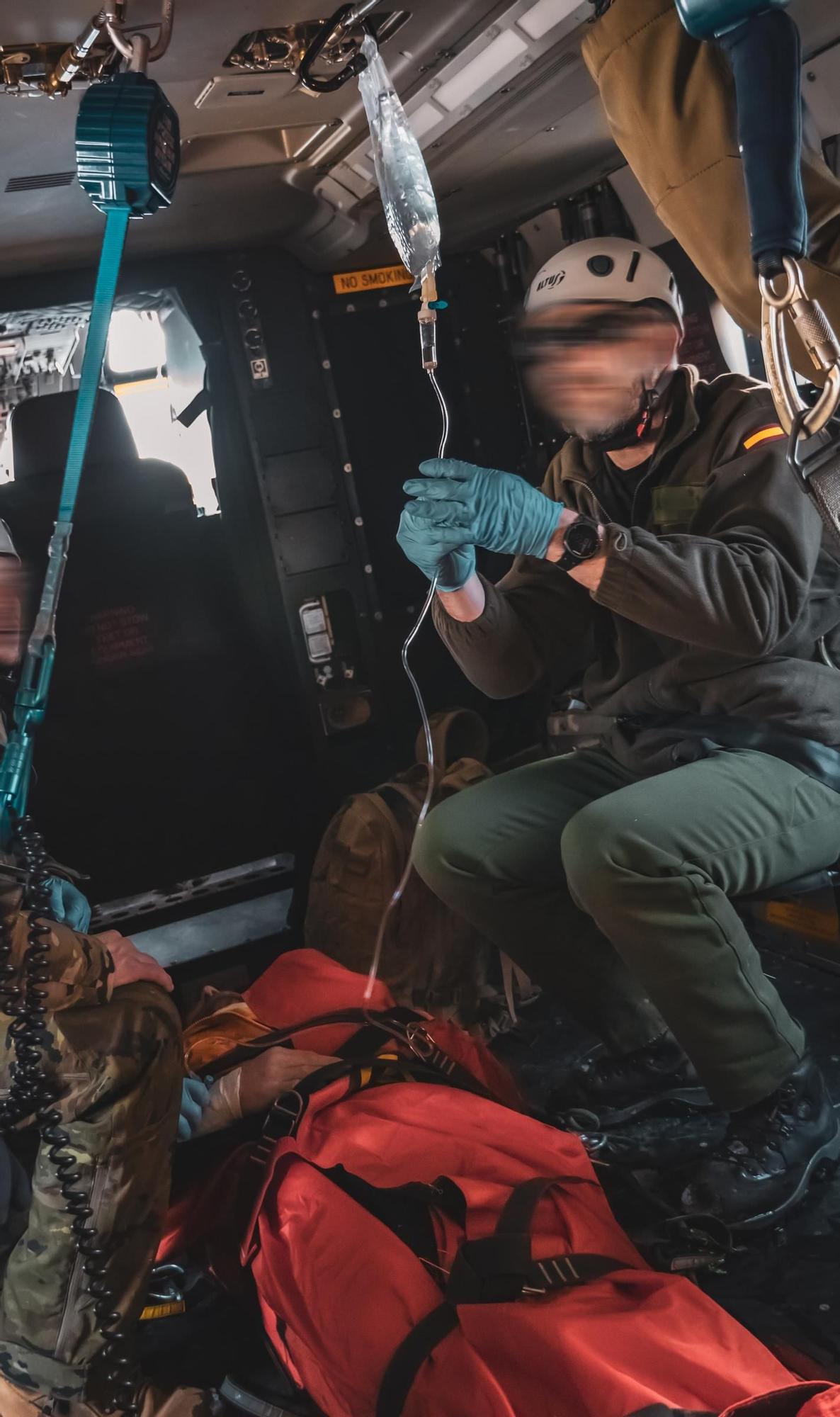 "Boinas verdes" del MOE participan en un rescate en el Pirinero aragonés