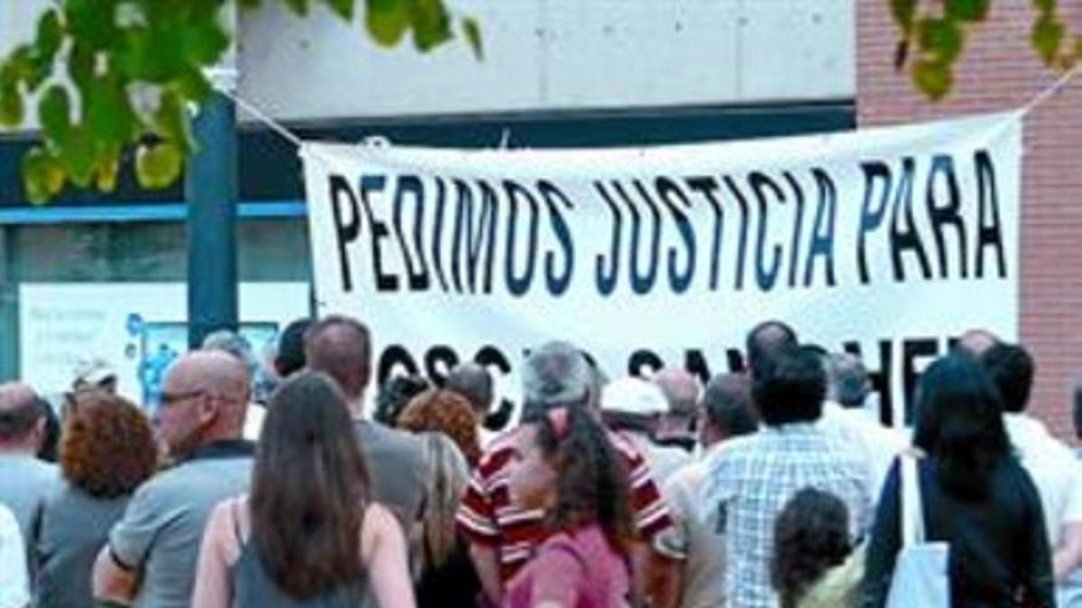 Manifestación de la Plataforma de Apoyo a Óscar, en Montgat.