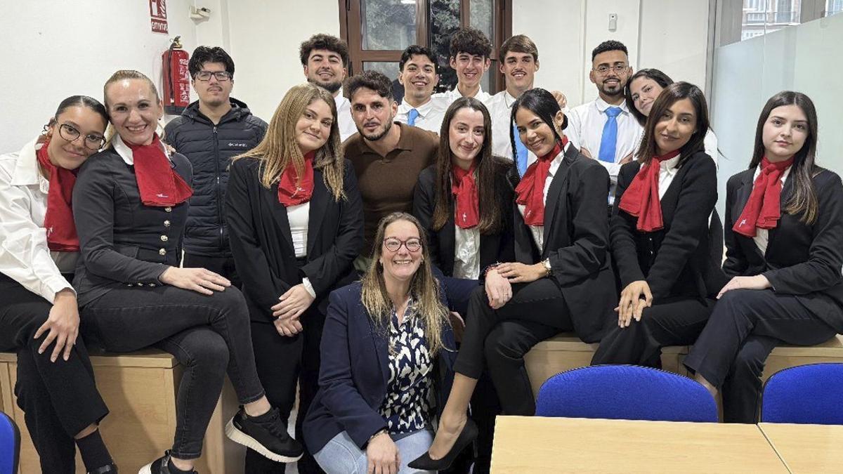 Cientos de alumnos formados en CEAE trabajan ya en compañías aéreas.