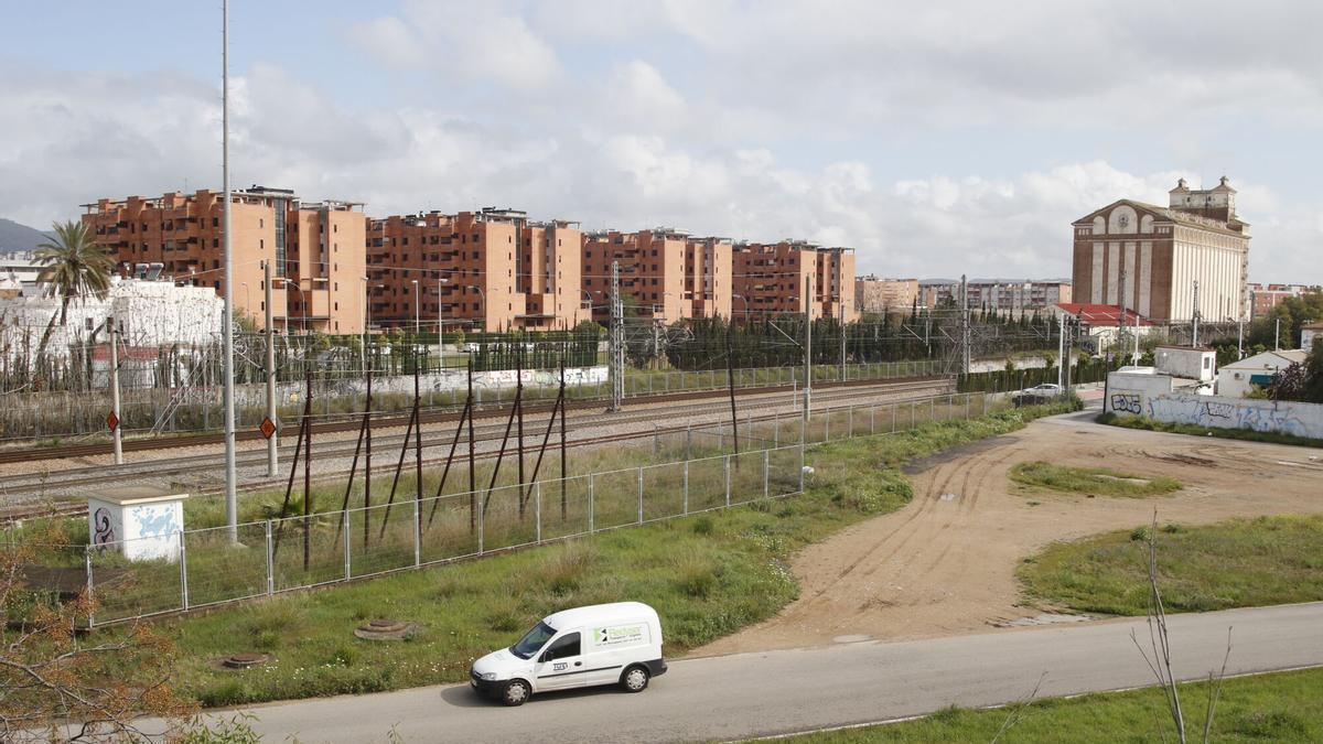Acceso a los Olivos Borrachos que contará con una plaza.