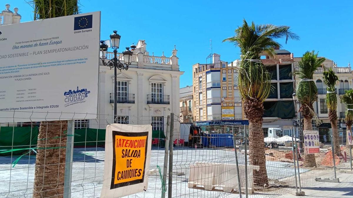 Obras que se llevan a cabo desde mayo en la plaza de España.