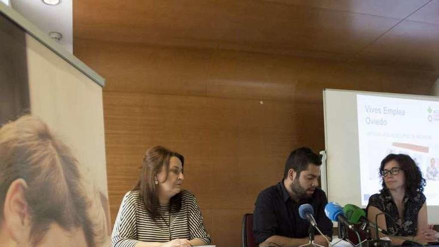 Luz Méndez, Rubén Rosón y Elena Fernández, ayer.