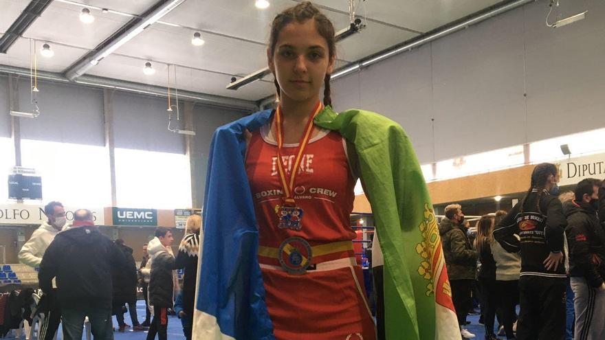 La joven extremeña Xurima Acosta, campeona de España de boxeo