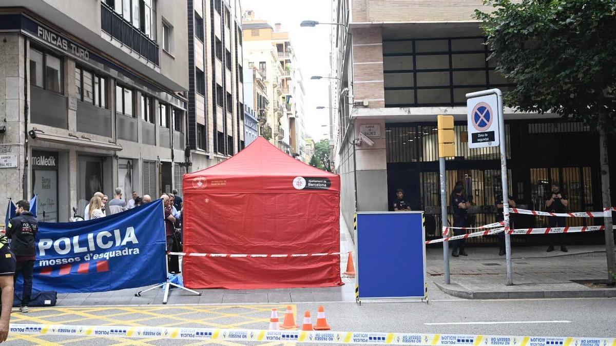 Muerto un hombre de un tiro en la cabeza en la calle de Balmes de Barcelona