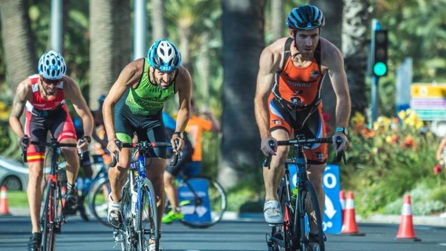 El Triatlón de Alicante reunirá a 1.250 atletas populares este fin de semana