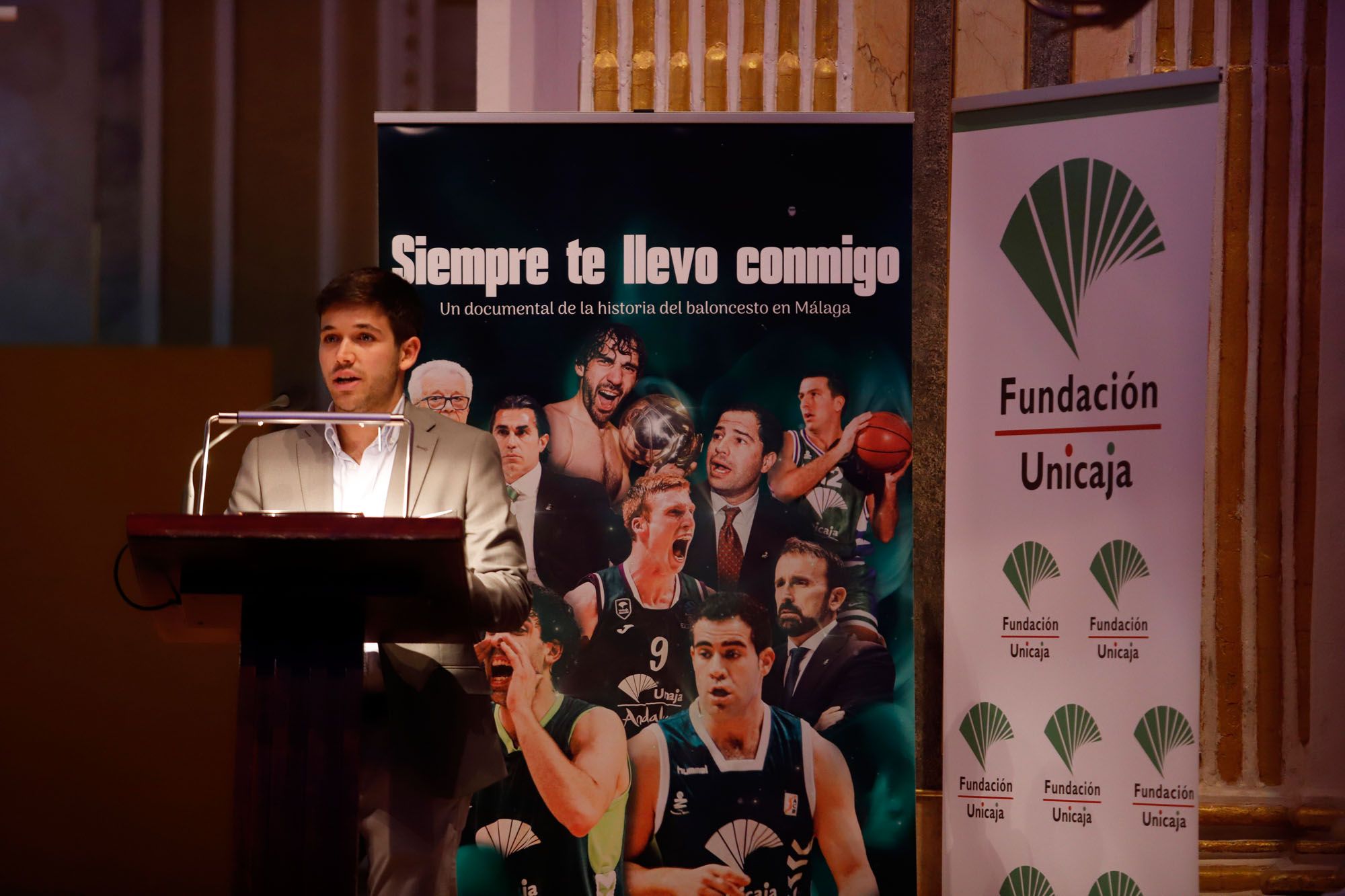 La presentación del documental por los 30 años del Unicaja, en imágenes