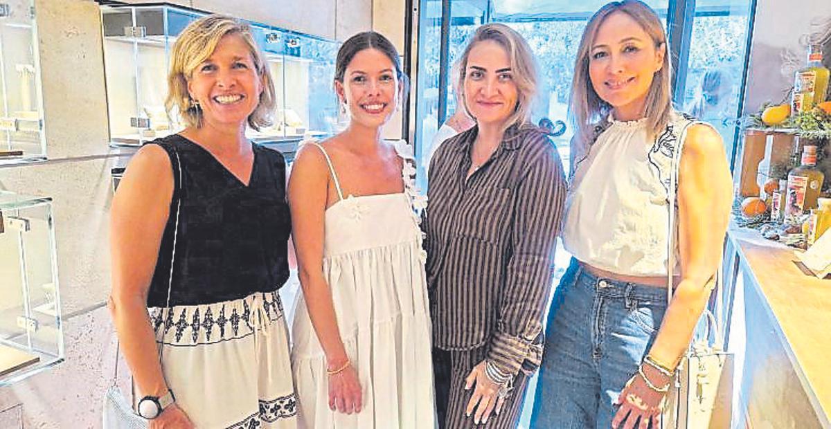 América Matas, Ana Serra, Lia Fabiano y Melisa Mimiaga.