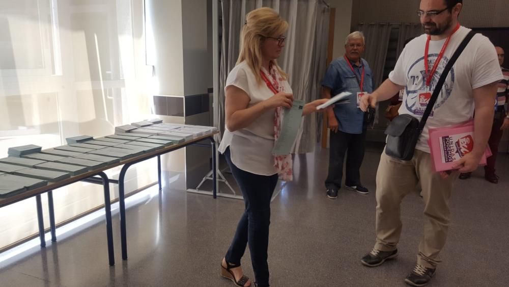 Los candidatos de Contigo Somos Democracia, Sueña Torrevieja, Los Verdes-Compromiso Municipal, PSOE, IU-Unidas Podemos, PP, VOX y Ciudadanos ya han ejercido su derecho a voto en Torrevieja