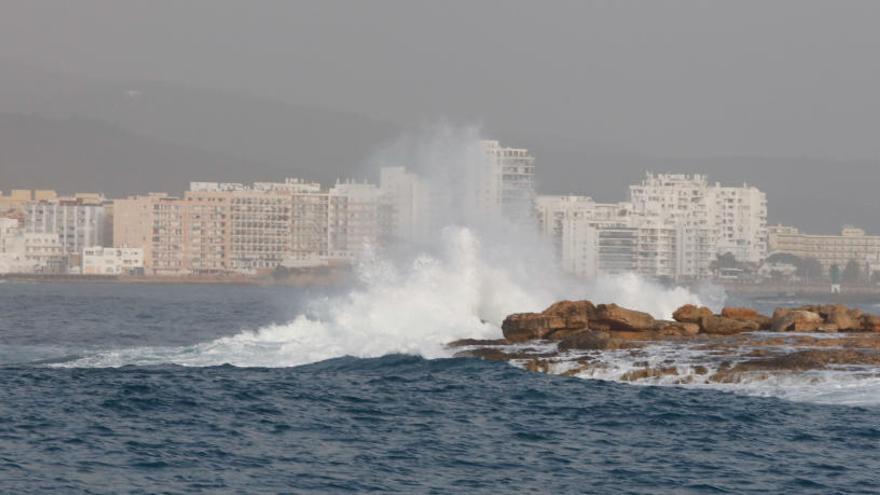 A lo largo de la semana se esperan en todo el archipiélago olas de entre uno y dos metros.