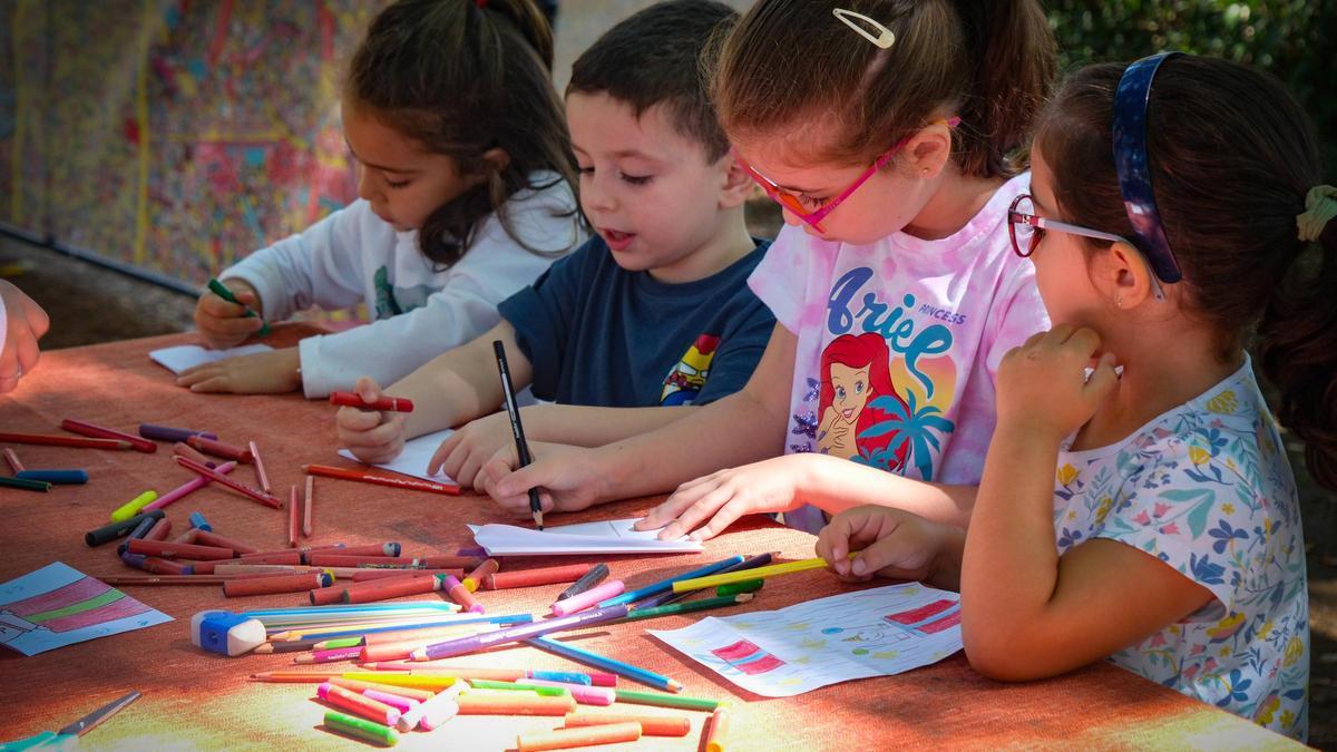 Varios niños en un taller de 'Vive el verano', en una edición anterior.