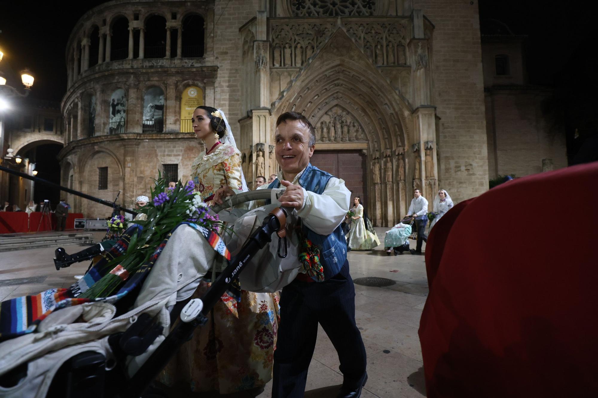 Búscate en el primer día de la Ofrenda en la calle San Vicente entre las 22 y las 23 horas