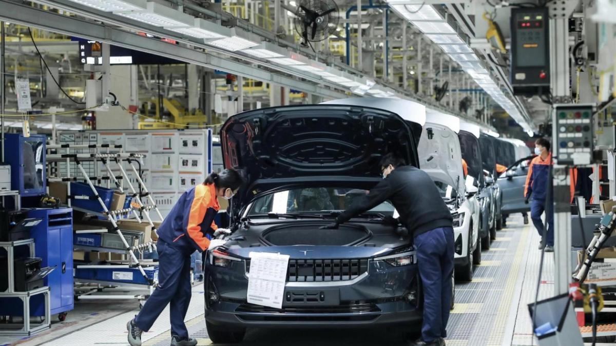 China se corona como el mayor exportador de coches eléctricos del mundo