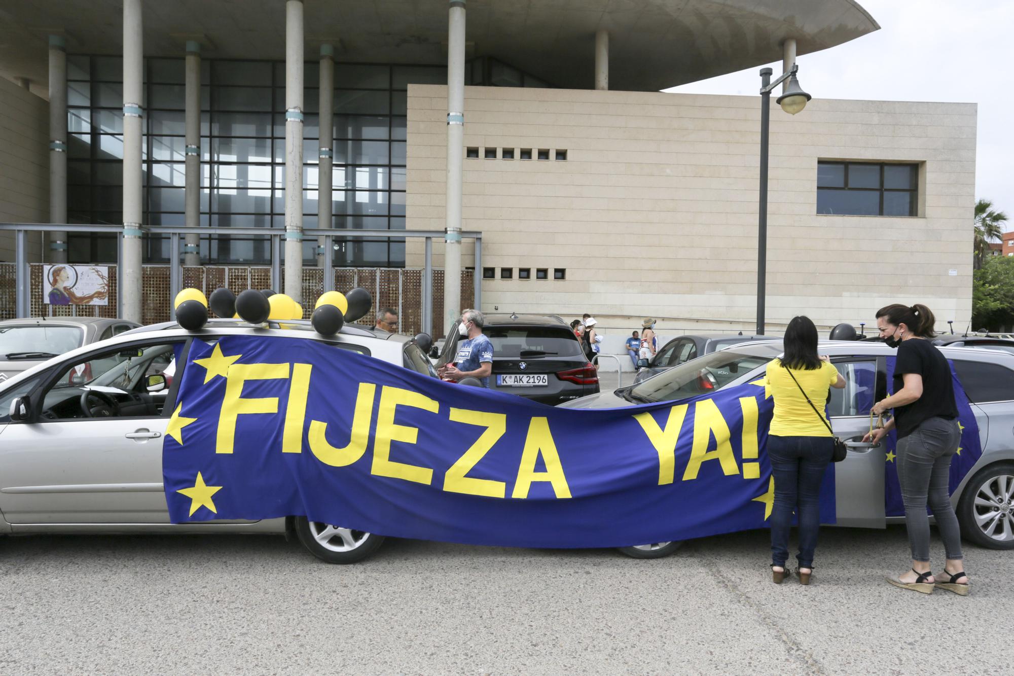 Las imágenes de la manifestación de los interinos en València