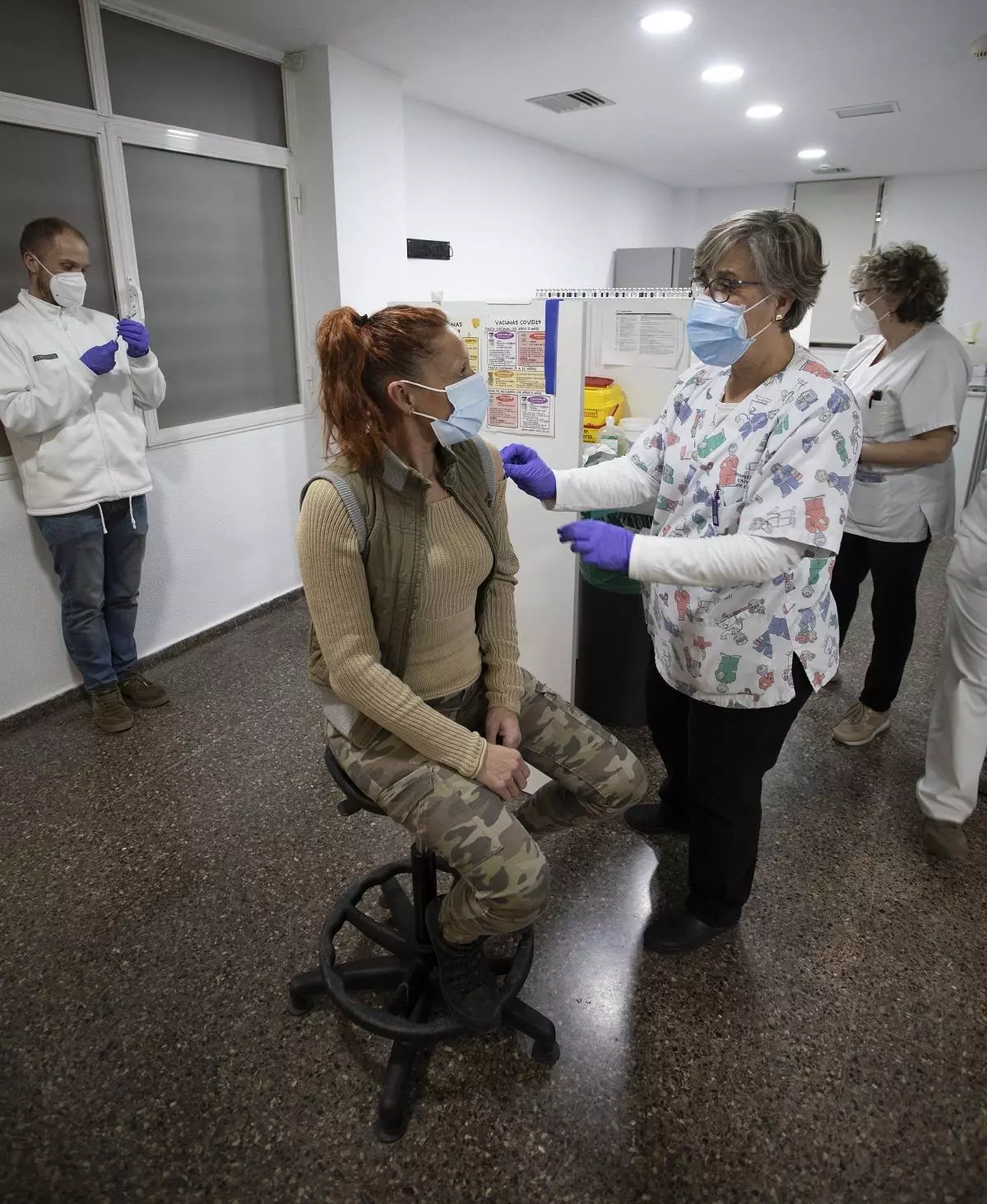 Cuatro de cada menores de 40 años renuncia a la dosis de recuerdo frente a la covid
