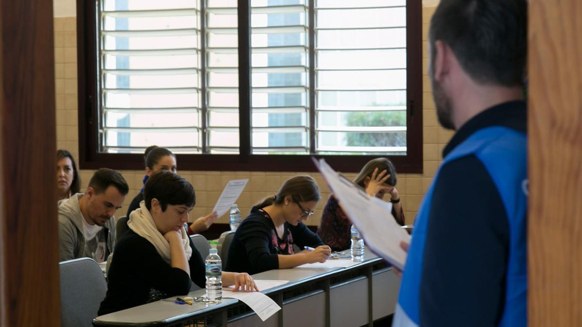 Opositores durante un examen, en una imagen de archivo.