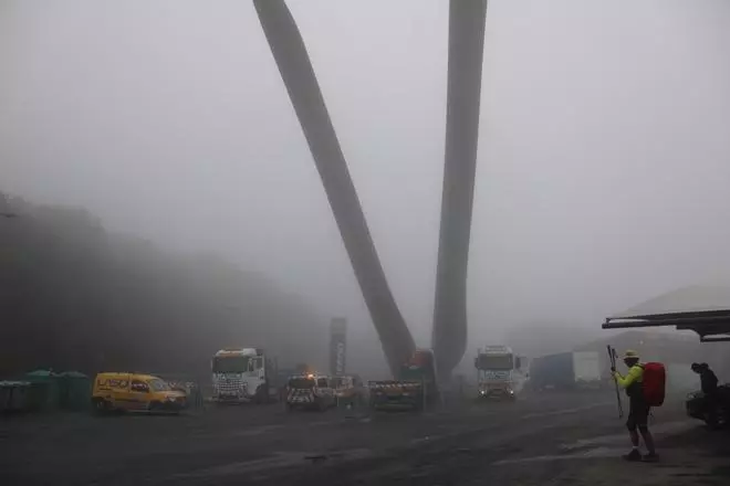 GALERÍA| Espectacular transporte de las palas de los aerogeneradores en la Alta Sanabria