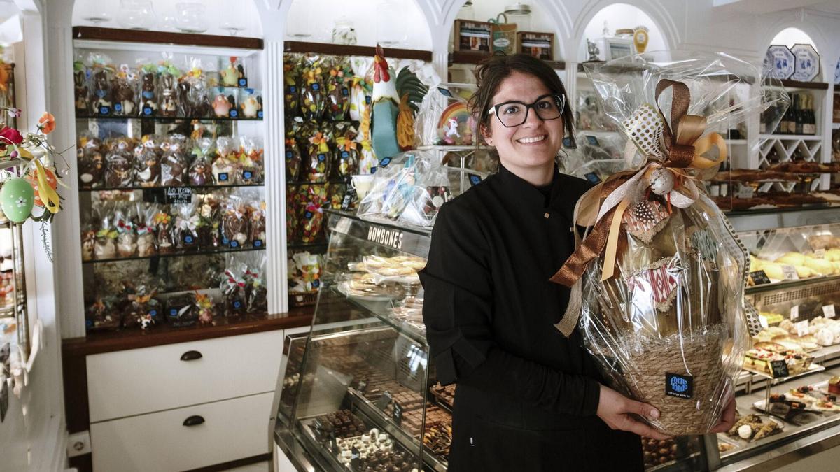 El Forn Fondo ofrece dos tipos de monas de Pascua