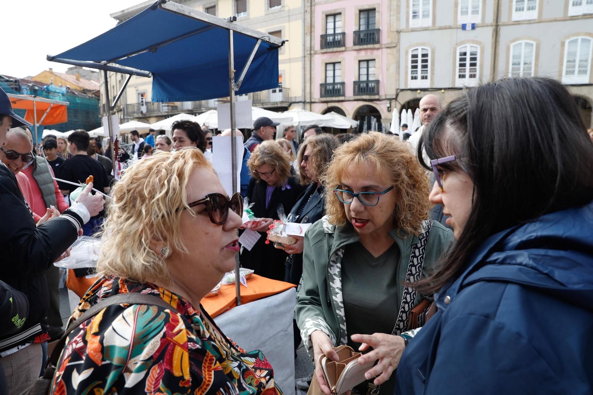 EN IMAGENES: El mercado de cooperativas escolares en Avilés