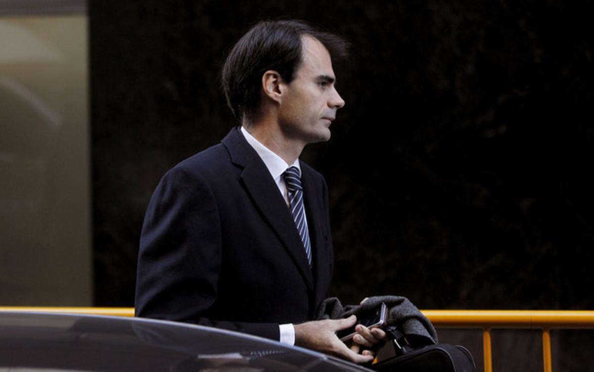 El juez Ruz imputa por blanqueo al hijo del extesorero del PP Ángel Sanchís