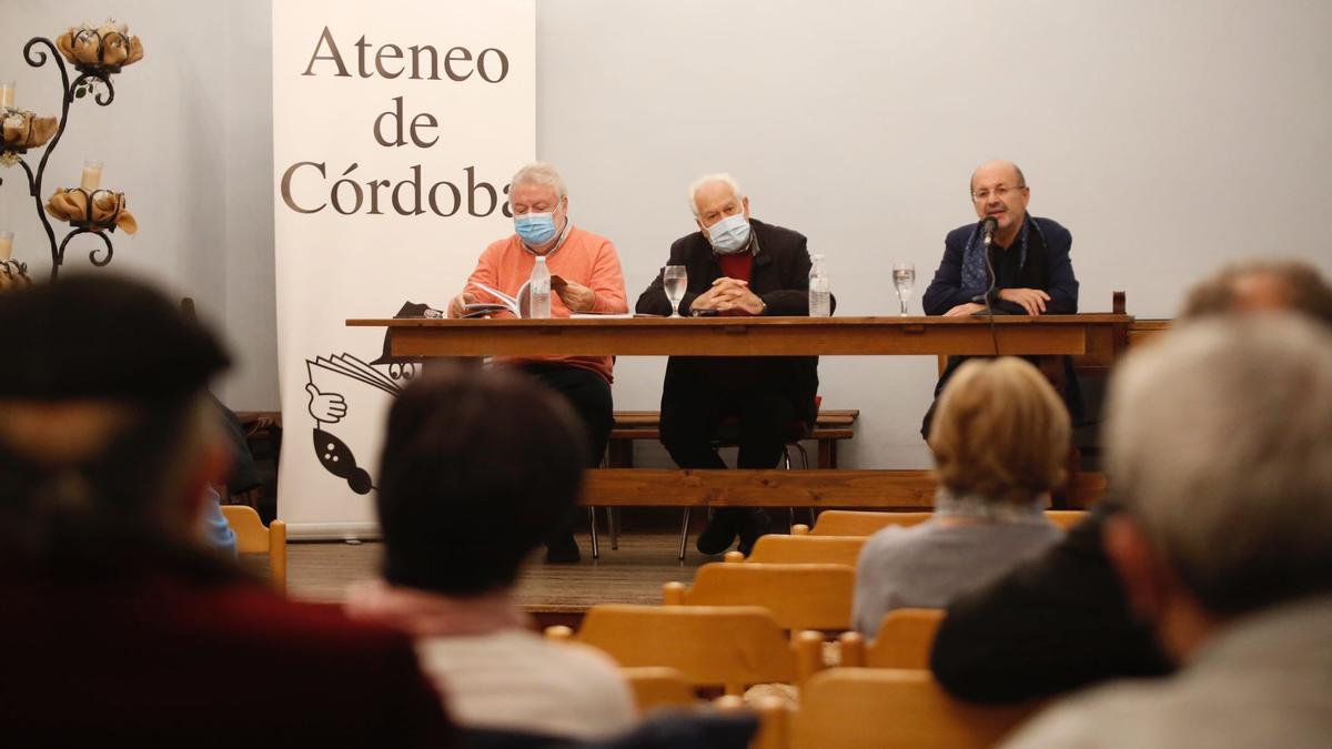 Presentación del libro de Antonio López en el Ateneo de Córdoba.