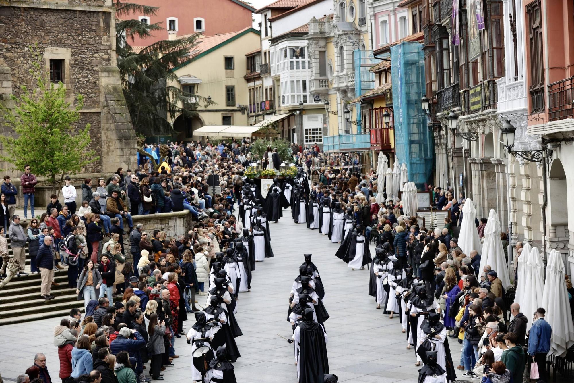 EN IMÁGENES: el álbum fotográfico de los mejores momentos de la Semana Santa de Avilés